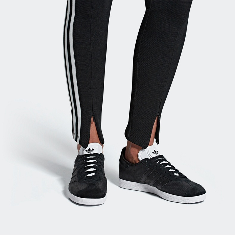 Sizing (W) adidas Originals Gazelle 'Negro Blanco' B41662