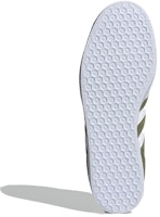 (W) Sepatu adidas Originals Gazelle 'Focus Olive White' GX2055 Details for (W) Sepatu adidas Originals Gazelle 'Focus Olive White' GX2055