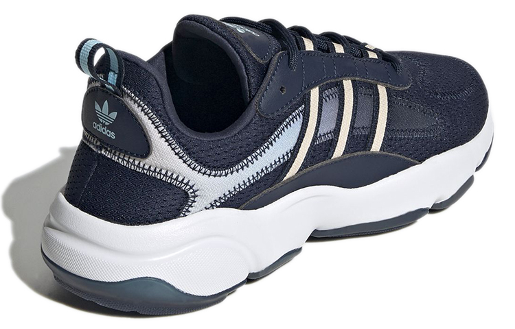 Shop adidas Originals Haiwee 舒適耐磨跑步鞋 女款 藍