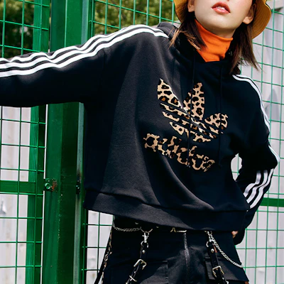 (W) 아디다스 오리지널 레오파드 스트라이프 로고 크롭 후디 - 블랙 GT5223 Shop (W) 아디다스 오리지널 레오파드 스트라이프 로고 크롭 후디 - 블랙 GT5223