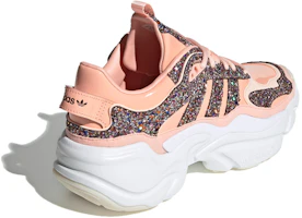 Shop adidas originals Magmur Runner 女款 淺粉色