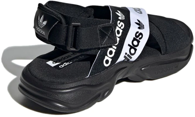 adidas originals Magmur涼鞋 女款 黑與白色 Shop adidas originals Magmur涼鞋 女款 黑與白色
