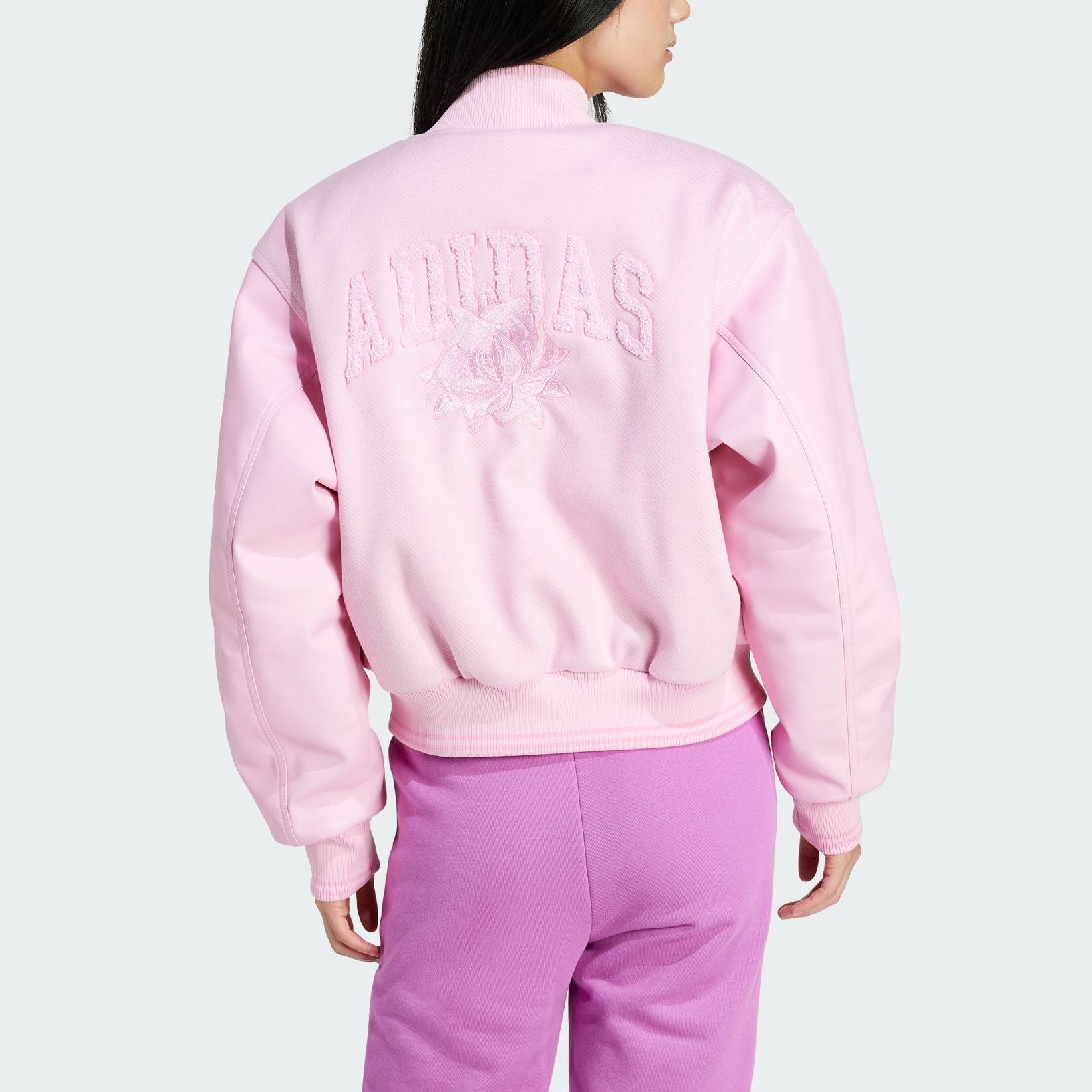 Shop (W) 阿迪达斯三叶草粉色复古大学风宽松棒球夹克 IX6967