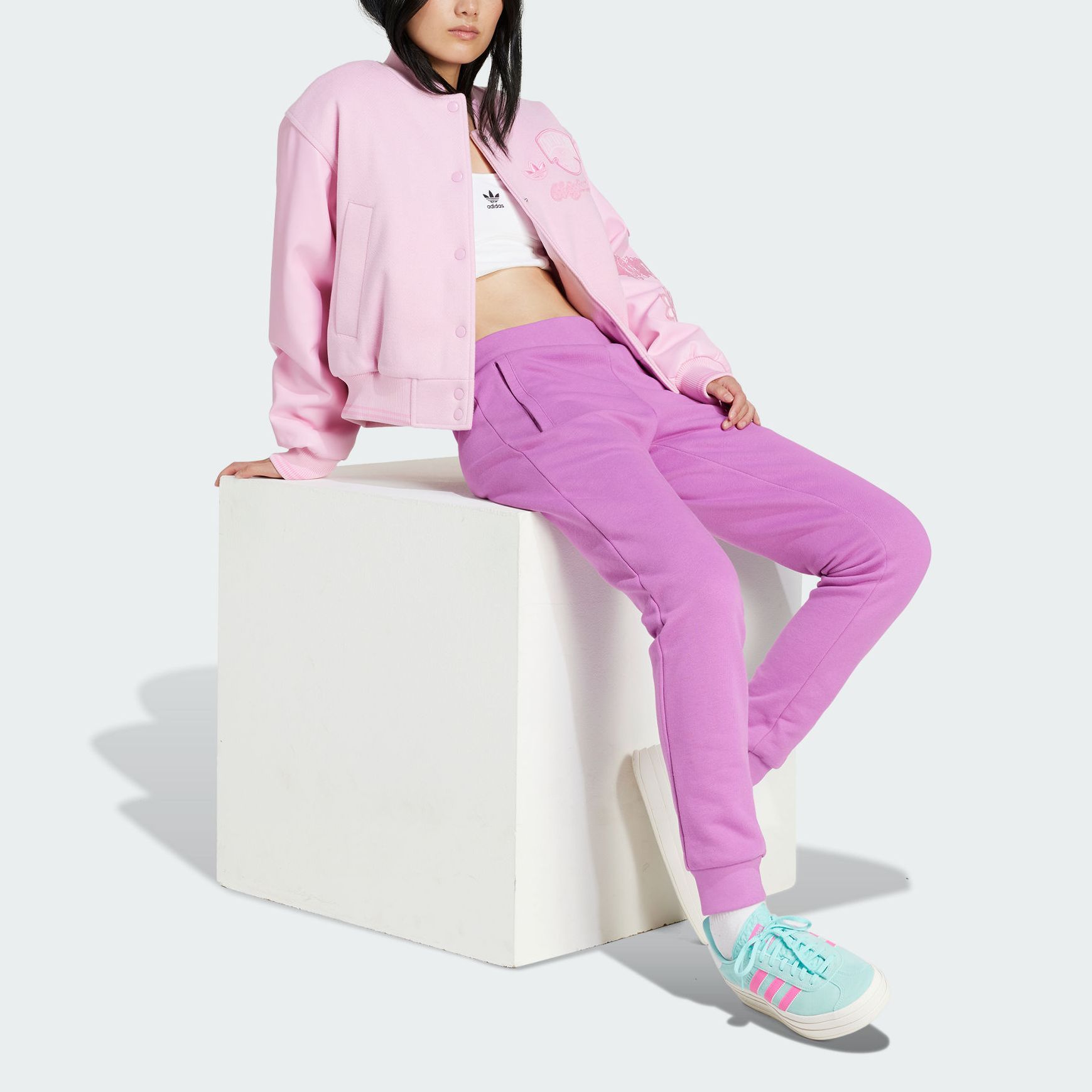 Purchase (W) 阿迪达斯三叶草粉色复古大学风宽松棒球夹克 IX6967