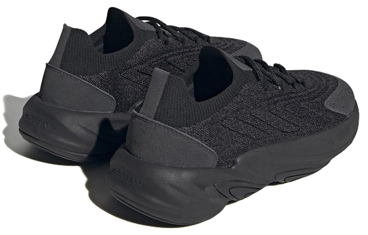 Shop (W) 阿迪达斯 Originals Ozelia 运动鞋 GX6942