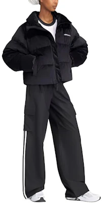 (W) アディダスオリジナルズ リジェンダウンベルベットパファージャケット ブラック IW8439 Shop (W) アディダスオリジナルズ リジェンダウンベルベットパファージャケット ブラック IW8439