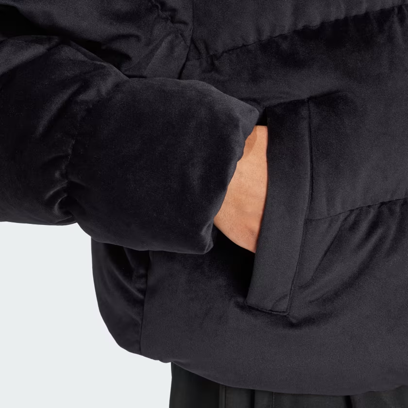 Details for (W) アディダスオリジナルズ リジェンダウンベルベットパファージャケット ブラック IW8439