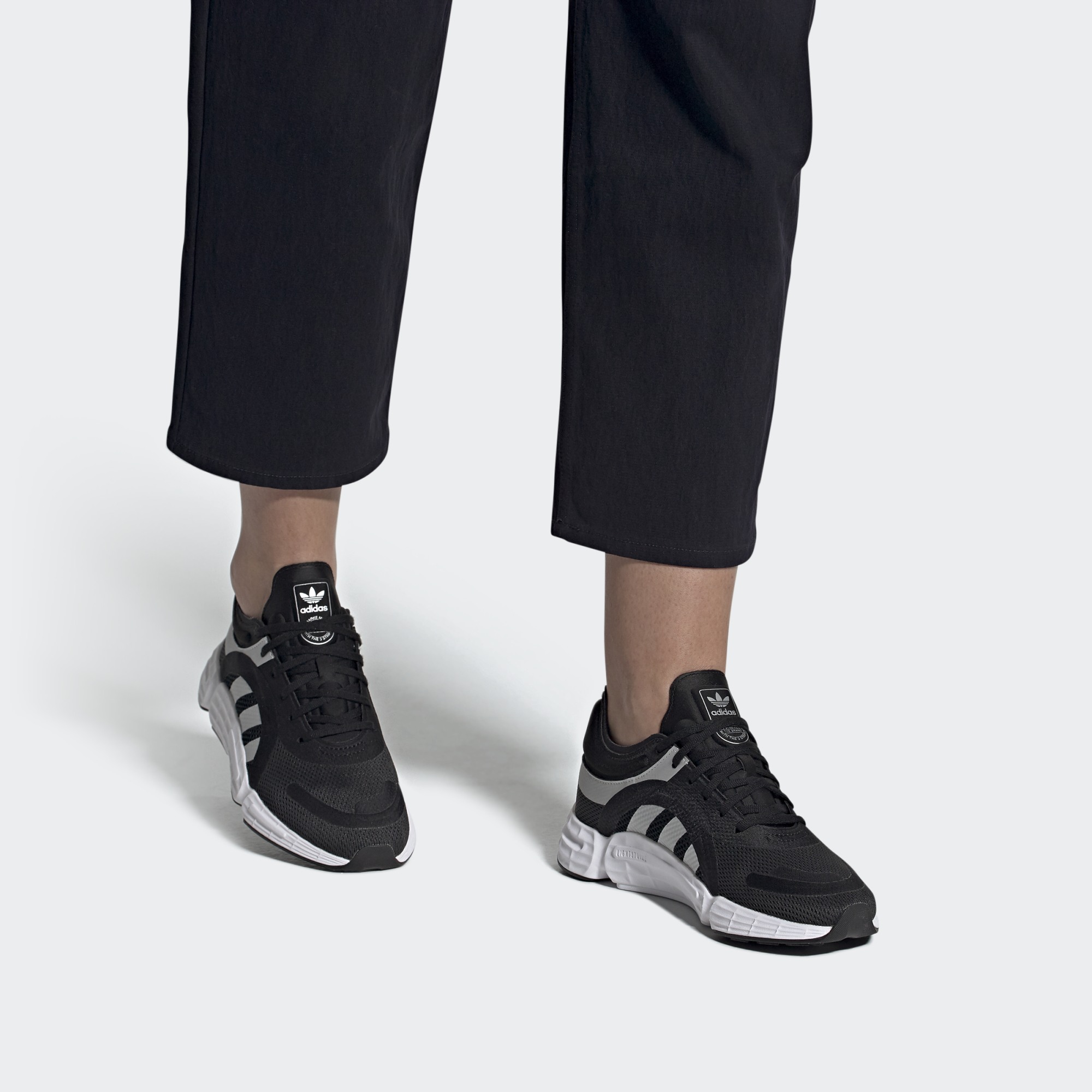 Sizing (W) adidas Originals Sonkei ''Schwarz Weiß'' FV9196