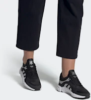 Sizing (W) adidas Originals Sonkei ''Schwarz Weiß'' FV9196