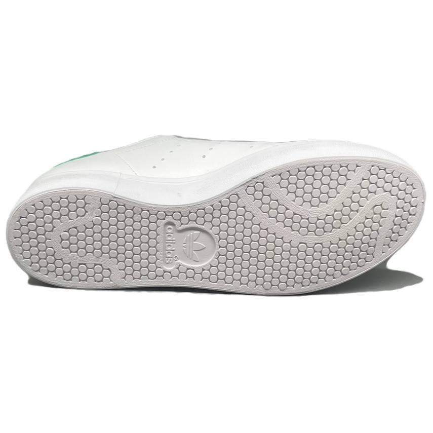 Shop (W) 아디다스 오리지널 스탠스미스 스케이트 슈즈 '화이트 그린' GW2476