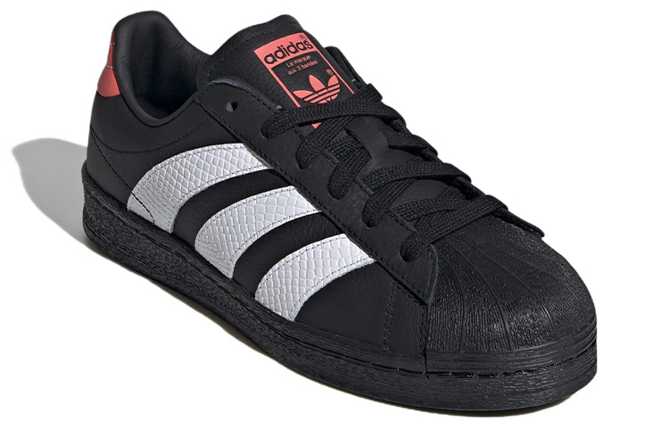 Shop 阿迪达斯 Originals Superstar 82 "黑色" IE3056