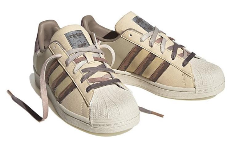 Lookbook (W) 아디다스 오리지널스 슈퍼스타 '브라운 베이지' IE1911