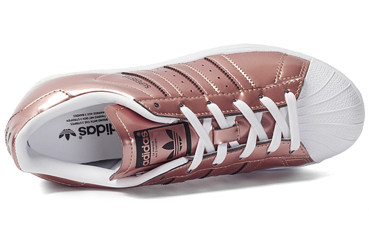 Shop adidas originals Superstar 舒適耐磨板鞋 女款 玫瑰金