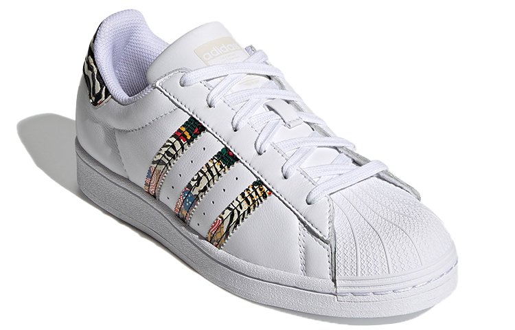 Lookbook adidas originals Superstar 斑馬紋 低筒 帆布鞋 女款 白色