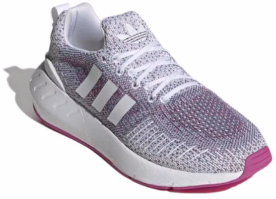 (W) Sepatu adidas Originals Swift Run 22 'Abu-Abu / Fuchsia' GV7980 Lookbook (W) Sepatu adidas Originals Swift Run 22 'Abu-Abu / Fuchsia' GV7980