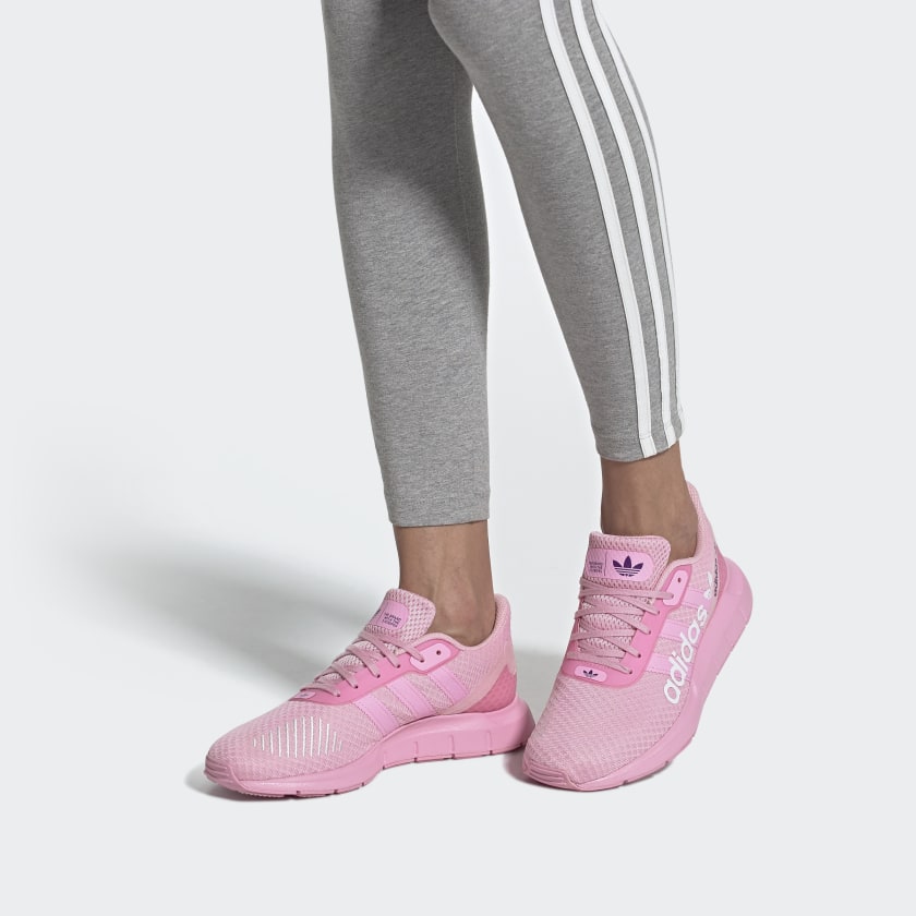 Sizing (Women) adidas Originals Swift Run RF 'Peach Pink' FW1656