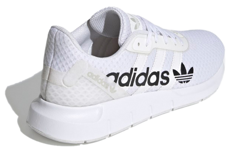 Shop (W) adidas Originals Swift Run RF ''Wit Zwart'' FW1655