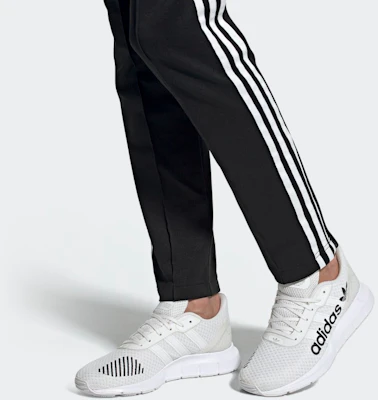 (W) adidas Originals Swift Run RF ''Wit Zwart'' FW1655 Sizing (W) adidas Originals Swift Run RF ''Wit Zwart'' FW1655