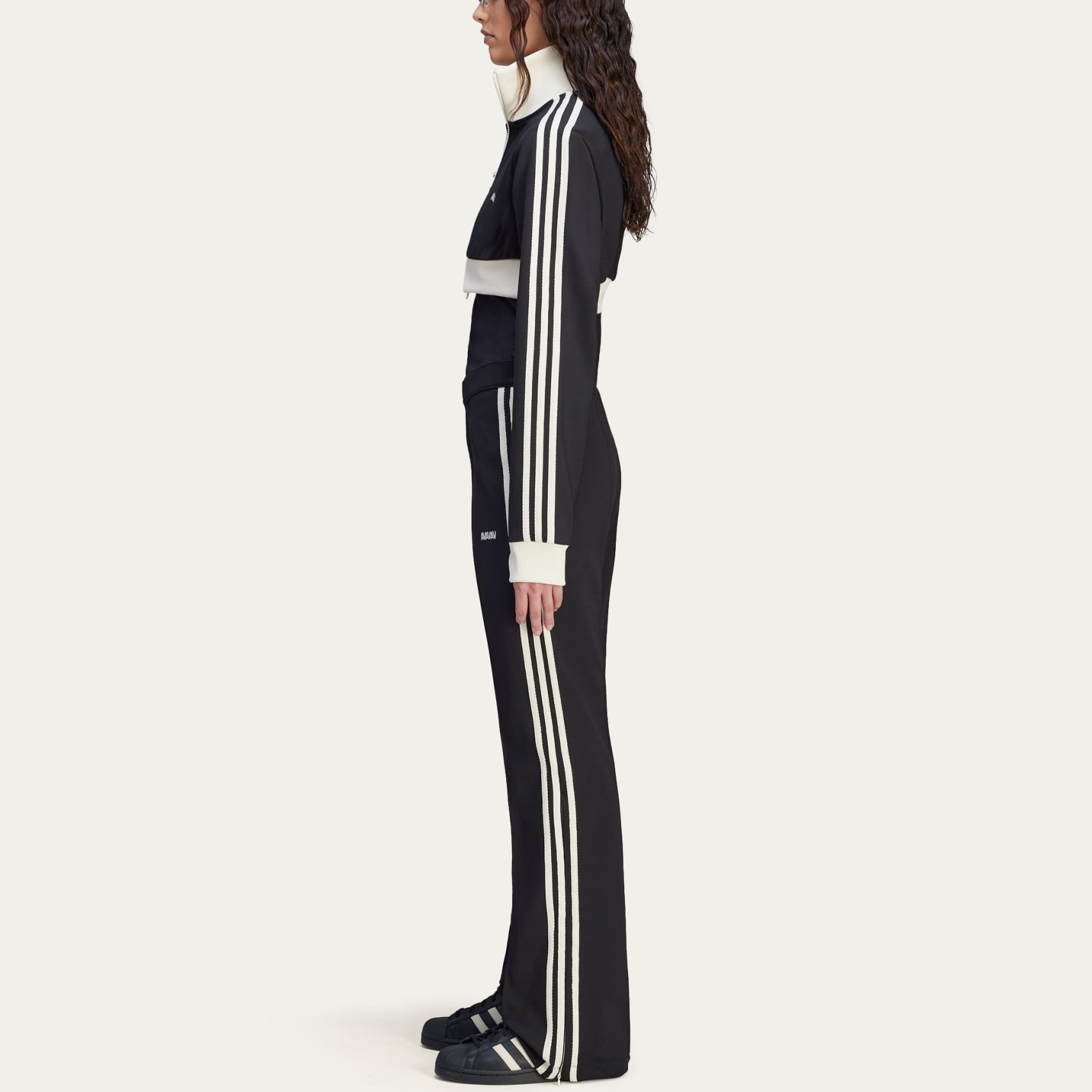 (Women) adidas Originals AVAVAV FW24 Black Zip-Up Fashion Crop Jacket JD5978 圖 7