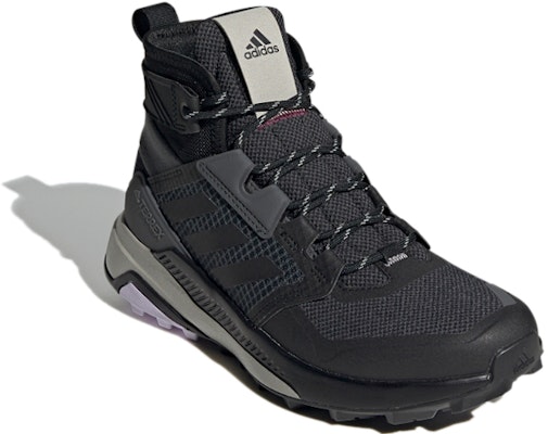 (W) adidas Outdoor Terrex Trailmaker Mid 'Hitam Abu' FU7243 Lookbook (W) adidas Outdoor Terrex Trailmaker Mid 'Hitam Abu' FU7243