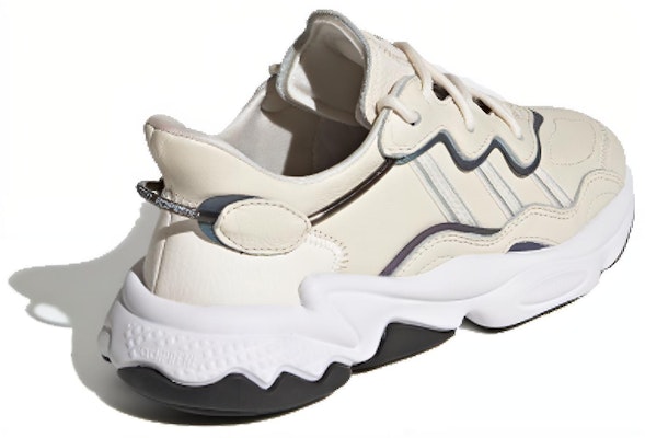 (W) アディダス オズウィーゴ "チョークホワイト" EE7018 Lookbook (W) アディダス オズウィーゴ "チョークホワイト" EE7018