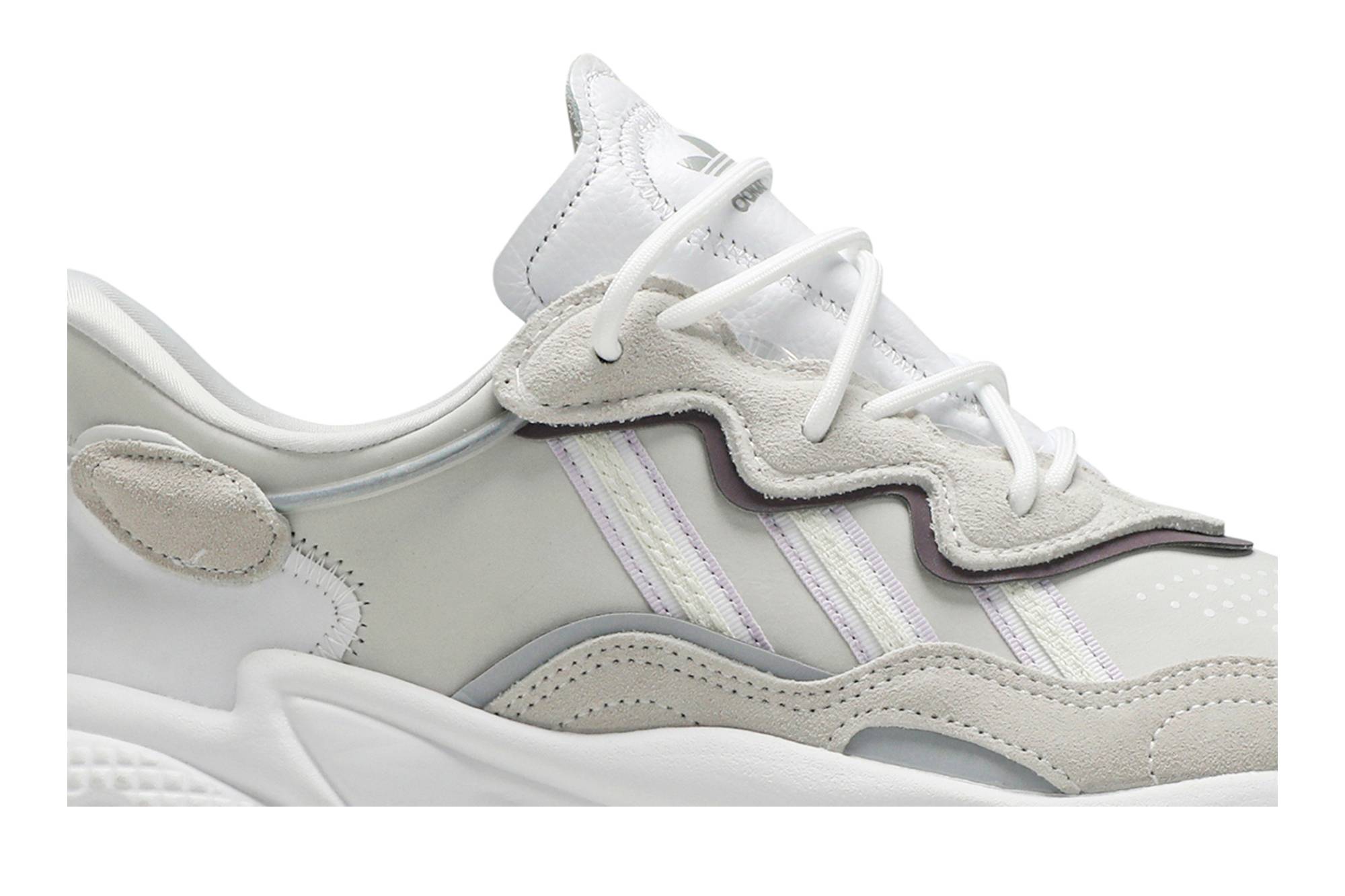 Order (W) adidas Ozweego 'Putih Awan' EG0552