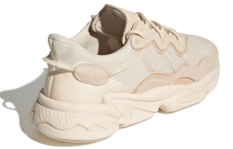 Shop (W) 阿迪达斯 Ozweego "米白色" GX1981