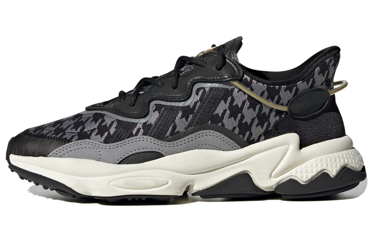 Buy (W) 阿迪达斯 Ozweego '黑色人字结纹' FV9757