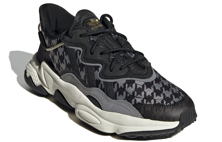 Lookbook (W) 阿迪达斯 Ozweego '黑色人字结纹' FV9757