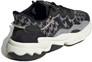 (W) adidas Ozweego 'Herringbone Weave - Hitam' FV9757 Shop (W) adidas Ozweego 'Herringbone Weave - Hitam' FV9757