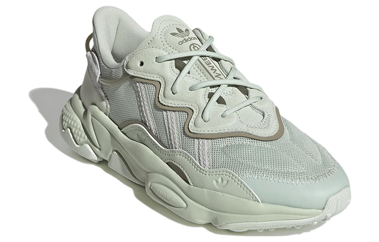 Lookbook （女性款）adidas Ozweego「綠亞麻羽灰」GW6802