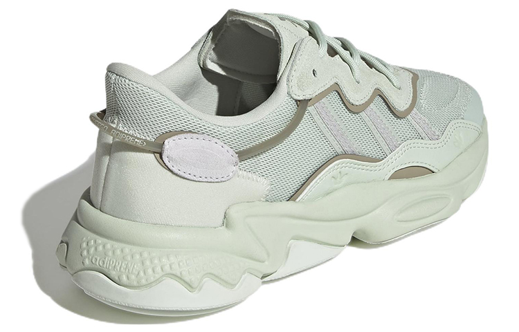 Shop （女性款）adidas Ozweego「綠亞麻羽灰」GW6802