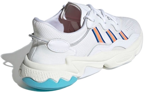 (W) 阿迪达斯Ozweego白色信号珊瑚 EF4290 Lookbook (W) 阿迪达斯Ozweego白色信号珊瑚 EF4290