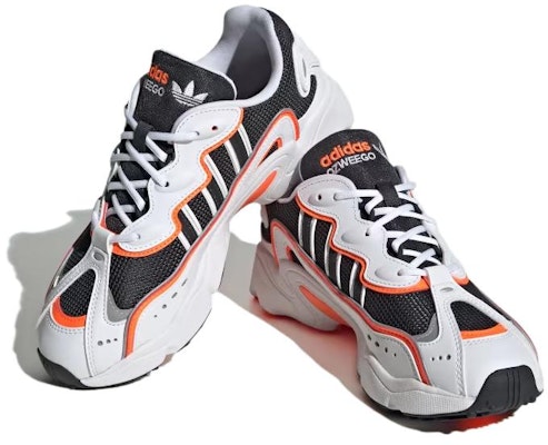 (W) adidas Ozweego OG 'Putih Karbon Jingga' ID9459 Lookbook (W) adidas Ozweego OG 'Putih Karbon Jingga' ID9459