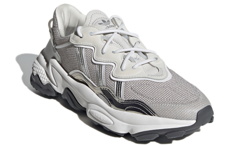 Lookbook (W) アディダス オズウィーゴ TR "白/シルバーメタリック" FV9763