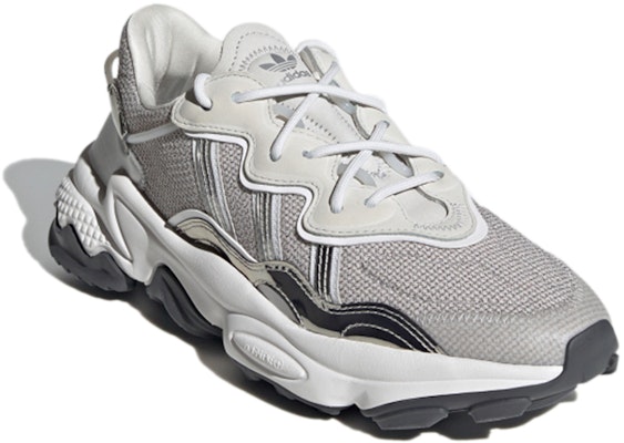 (W) adidas Ozweego TR 'Putih Perak Metalik' FV9763 Lookbook (W) adidas Ozweego TR 'Putih Perak Metalik' FV9763