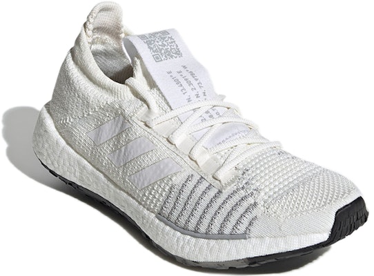(W) adidas PulseBoost HD 'Putih Inti' EG1009 Lookbook (W) adidas PulseBoost HD 'Putih Inti' EG1009