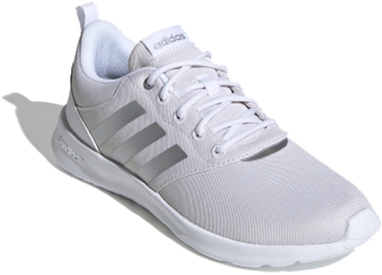 (W) 아디다스 QT 레이서 2.0 '화이트 실버 메탈릭' FV9612 Lookbook (W) 아디다스 QT 레이서 2.0 '화이트 실버 메탈릭' FV9612