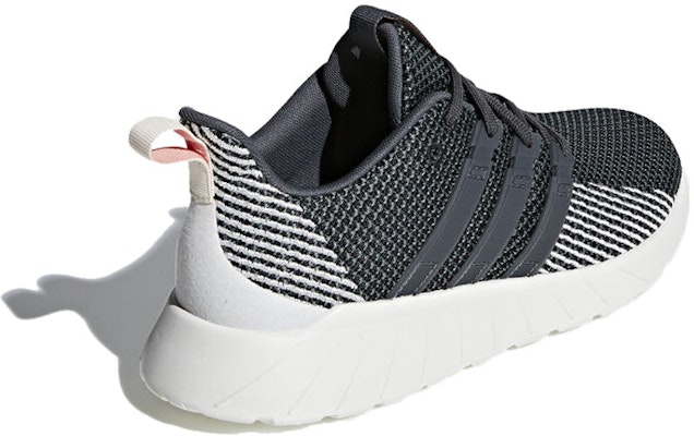 adidas neo Questar Flow 女款 黑灰色 Lookbook adidas neo Questar Flow 女款 黑灰色
