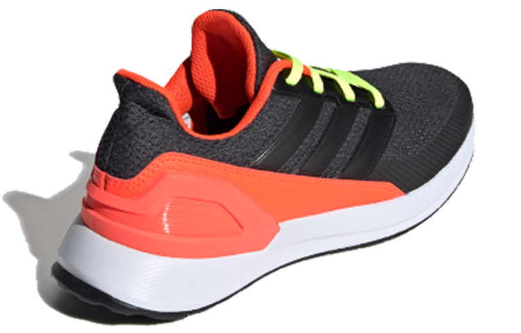 Lookbook 大童 adidas 寬版 Rapidarun J 黑紅