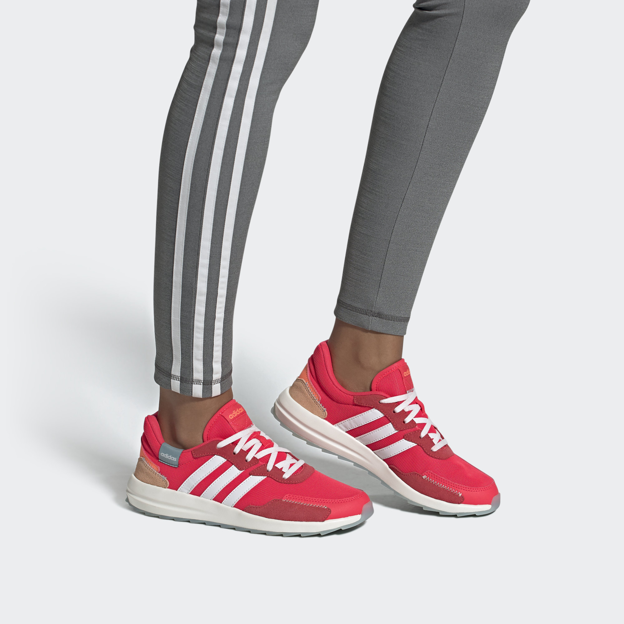 Sizing (W) adidas Retrorun ''Rouge Choc'' EG4220