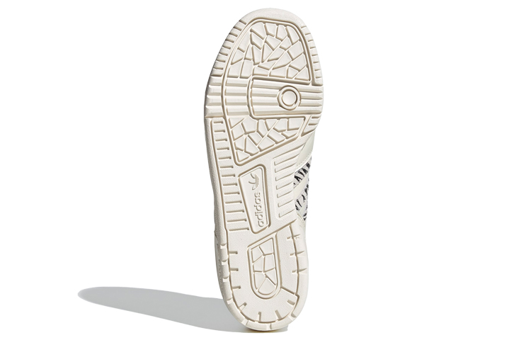 Details for (W) アディダス ライバリーLOW アニマル (Adidas Rivalry Low Animal) FY9203