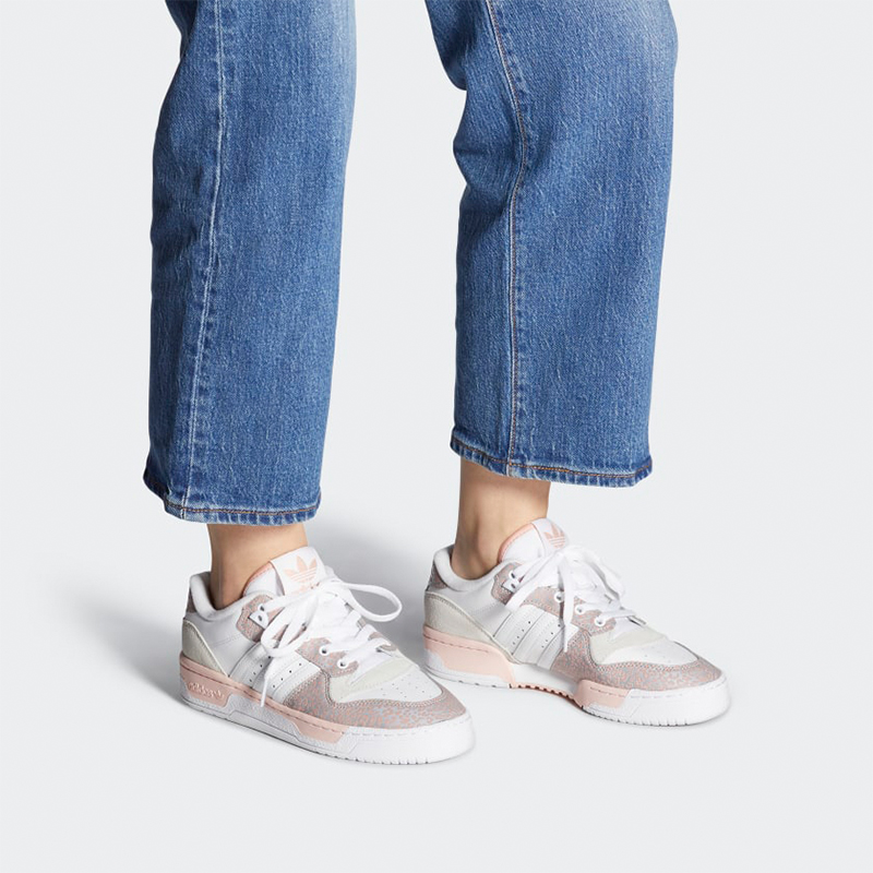 Sizing (W) 阿迪达斯 Rivalry 低帮粉色斑马纹款式 FW0661