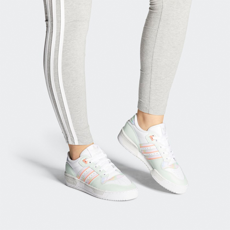 Sizing (W) アディダス ライバリー ロー "タイダイ" FY1270