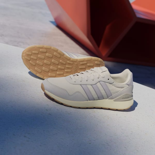 Shop (W) adidas Run 60s 4.0 Baskets Blanc Cassé/Mauve Glacé/Alumine JR7484