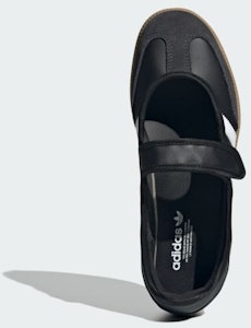 (W) Adidas Samba Jane Blanco/Carbon/Negro Core JQ6445 Lookbook (W) Adidas Samba Jane Blanco/Carbon/Negro Core JQ6445