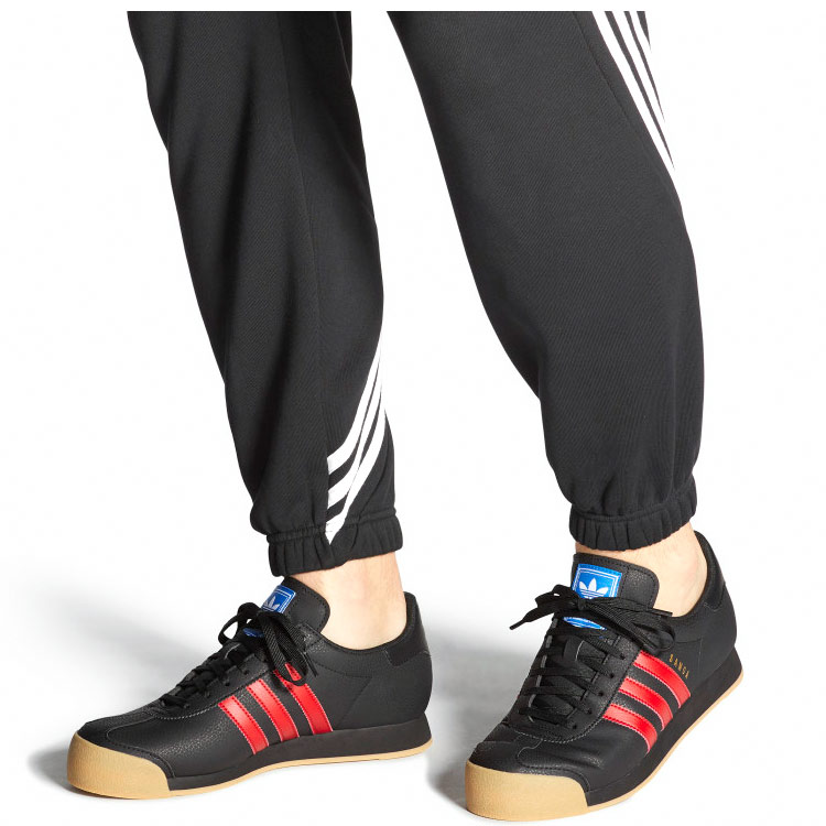 Sizing (W) adidas Samoa ''Zwart Rood Gum'' EG6086