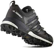 Shop adidas Terrex Skychaser 舒適耐磨戶外鞋 女款 黑色