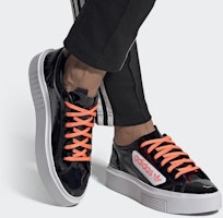 (W) adidas Sleek Super 'Hitam Signal Coral' EF4954 Sizing (W) adidas Sleek Super 'Hitam Signal Coral' EF4954