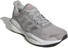 (W) アディダス ソーラーグライド5 グレーシルバーメタリック GW1389 Lookbook (W) アディダス ソーラーグライド5 グレーシルバーメタリック GW1389